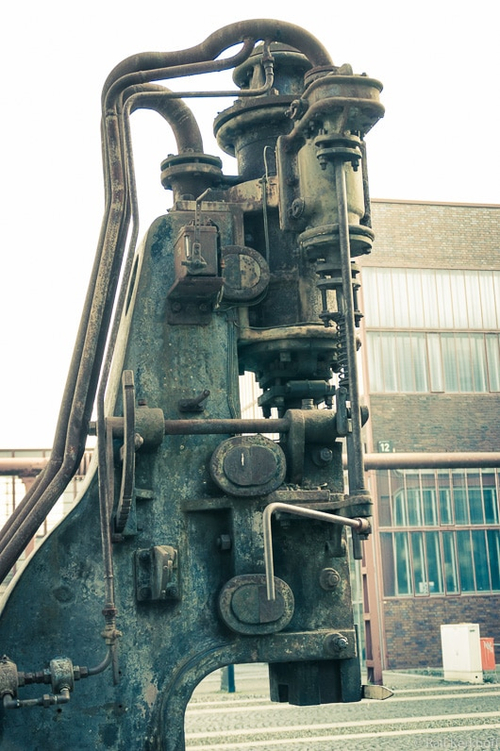 Instrument